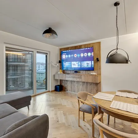 Tobias By Juniper Apartment