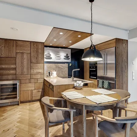 Tobias By Juniper Ταλίν