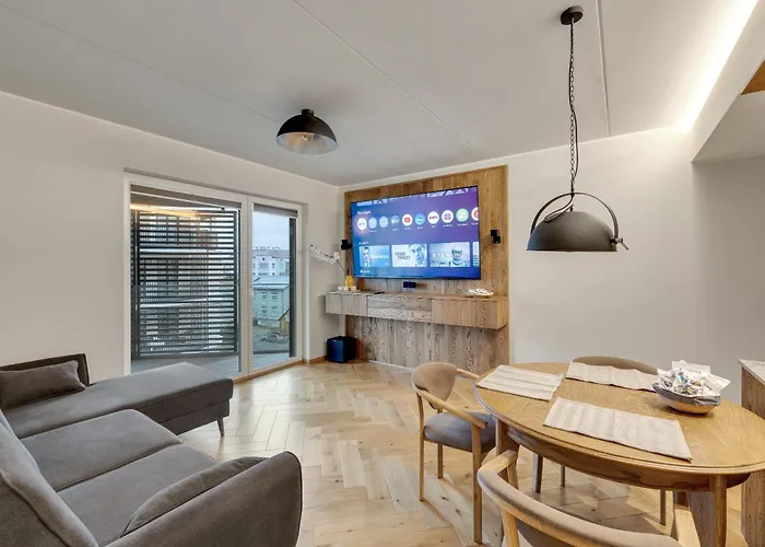 Tobias By Juniper Apartment